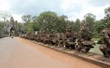 Démons sur le pont d'accés à Ankor Thom