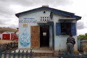 Mad_7545 WC et douche publiques. Madagascar 2019