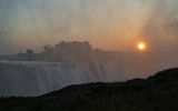Levé de soleil aux chutes Victoria